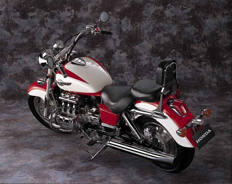 Мотоцикл Honda Valkyrie (Хонда Валькирия) обзор супертяжелого круизера